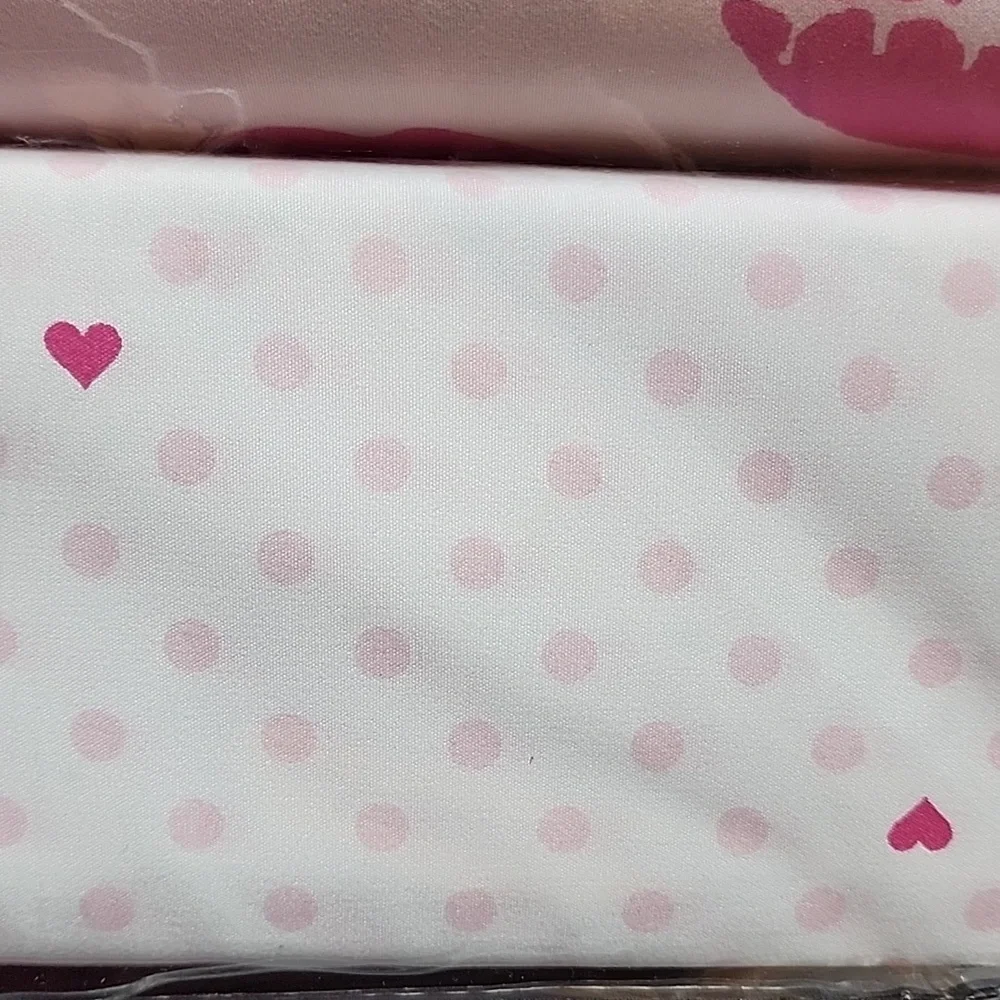 Betsey Johnson 6 Piece Bed In A Bag Pink Lip Print & Hearts Twin Bed Set NWT